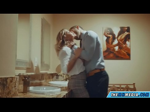 ❤️ Kui rinnakas blondiin võrgutab sind avalikus tualettruumis ❌ Kaunis porno at us et.fulldesisex.ru ❌❤